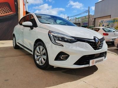 Begagnad Renault Clio V Intens 85 HK (62 kW) 2021 Vit Sedan