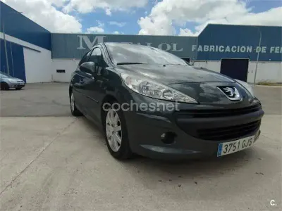 Usado Peugeot 207 Premium 110 HP (80 kW) 2008 Verde Sedan