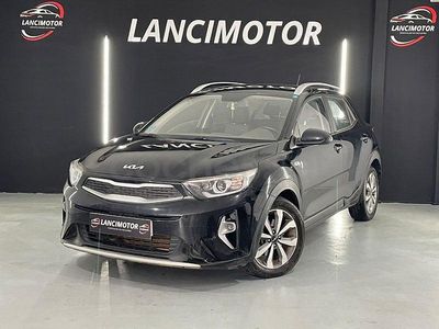 Usado Kia Stonic 84 CV (61 kW) 2022 Negro SUV