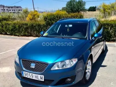 Usado Seat Exeo Ecomotive 143 CV (105 kW) 2012 Azul Familiar