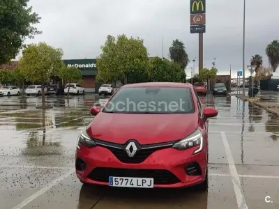 Usado Renault Clio V Zen 140 CV (102 kW) 2021 Rojo Berlina