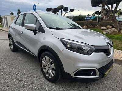Usado Renault Captur Intens 90 CV (66 kW) 2015 Gris / plata SUV