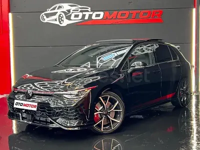 Nuevo VW Golf VIII GTI 325 CV (239 kW) 2026 Negro Berlina