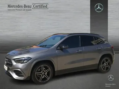 Usado Mercedes GLA200 AMG line 150 CV (110 kW) 2024 Gris montaña SUV
