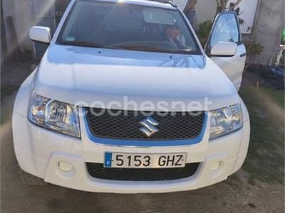 Usado Suzuki Grand Vitara 110 CV (80 kW) 2004 Blanco SUV
