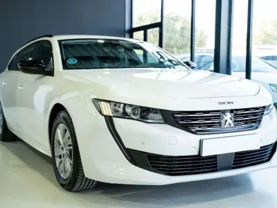 Usado Peugeot 508 SW Active 131 CV (96 kW) 2021 Blanco Familiar