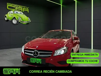 Usado Mercedes A180 Style 109 CV (80 kW) 2013 Rojo Berlina