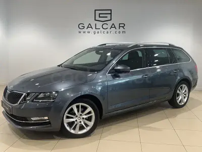 Usado Skoda Octavia Style 150 CV (110 kW) 2019 Gris / plata Familiar