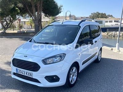 Blanco Usado 2019 Ford Tourneo Courier Trend Monovolumen | 9499 € (Precio justo)