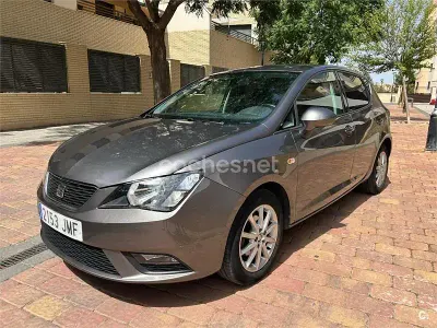 Usado Seat Ibiza CONNECT 90 CV (66 kW) 2016 Gris / plata Berlina