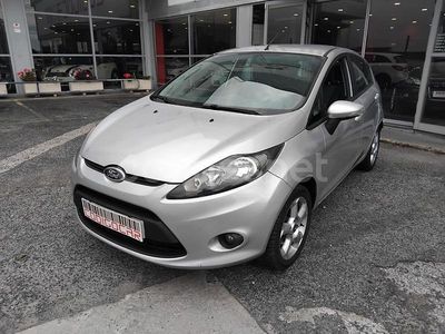 Gris / plata Usado 2009 Ford Fiesta Trend Berlina | 5900 € (Caro)