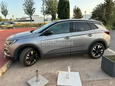 Usado Opel Grandland X Ultimate 130 CV (95 kW) 2020 Gris / plata SUV