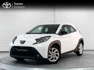 Usado Toyota Aygo X Play 72 CV (52 kW) 2024 Blanco SUV