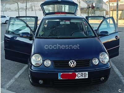 Usado VW Polo Trendline 75 CV (55 kW) 2003 Azul Berlina