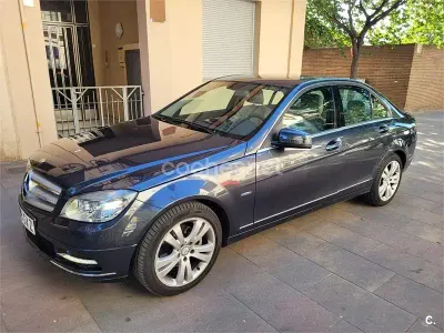 Usado Mercedes C220 Avantgarde 170 CV (125 kW) 2010 Gris / plata Berlina