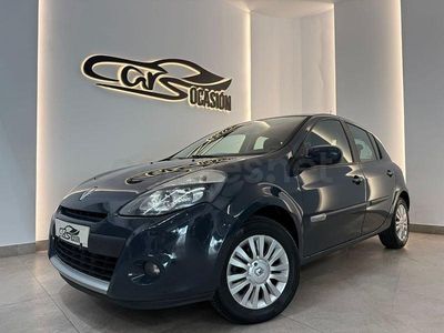 Begagnad Renault Clio IV Evolution 90 HK (66 kW) 2012 Blå Sedan