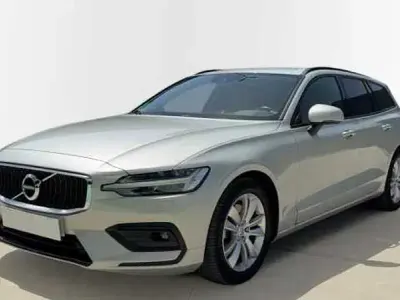 Usado Volvo V60 Momentum 2018 Plateado Familiar
