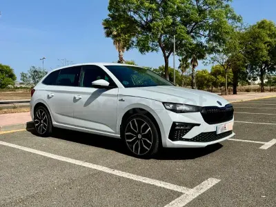 Usado Skoda Scala Selection 115 CV (84 kW) 2024 Blanco Utilitario