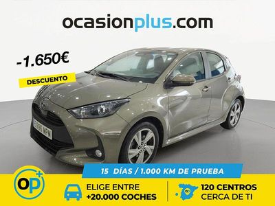 Usado Toyota Yaris Hybrid Active 116 CV (85 kW) 2024 Gris Berlina