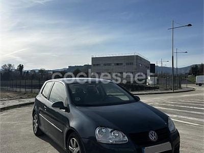 Usado VW Golf IV Trendline 105 CV (77 kW) 2005 Azul Berlina