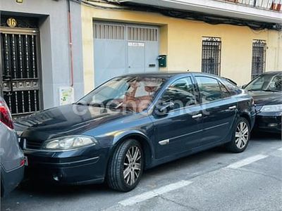 Usado Renault Laguna III Dynamique 150 CV (110 kW) 2007 Azul Berlina