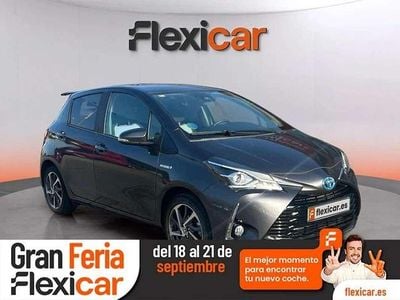 Usado Toyota Yaris Hybrid 100 CV (73 kW) 2020 Gris Utilitario