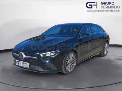 Usado Mercedes CLA200 Shooting Brake 150 CV (110 kW) 2021 Negro Familiar