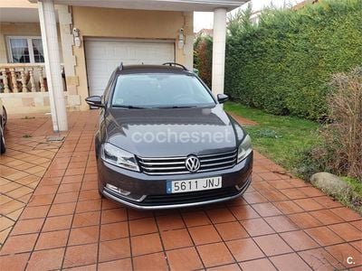 Usado VW Passat Advance 105 CV (77 kW) 2011 Marrón Familiar
