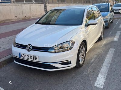 Usado VW Golf VII Advance 130 CV (95 kW) 2019 Blanco Familiar