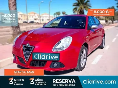 Usado Alfa Romeo Giulietta Distinctive 120 CV (88 kW) 2011 Rojo Utilitario
