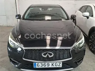 Usado Infiniti Q30 Premium 109 CV (80 kW) 2018 Negro Berlina