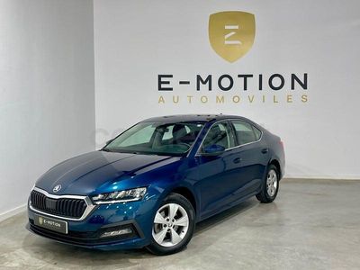 Usado Skoda Octavia Ambition 115 CV (84 kW) 2021 Azul Berlina