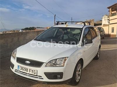Blanco Usado 2007 Ford Focus Trend Familiar | 2000 € (Precio justo)