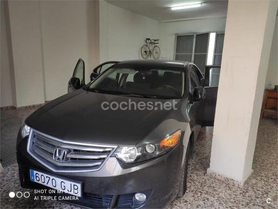 Usado Honda Accord Elegance 150 CV (110 kW) 2008 Gris / plata Berlina