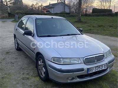 Usado Rover 400 105 CV (77 kW) 1998 Gris / plata Berlina