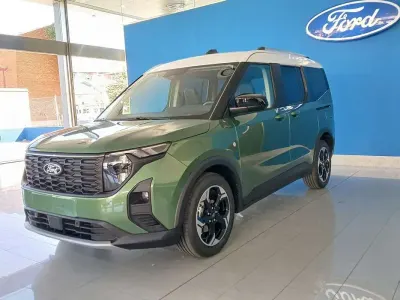 Nuevo Ford Tourneo Courier Active 125 CV (91 kW) 2026 Verde Monovolumen