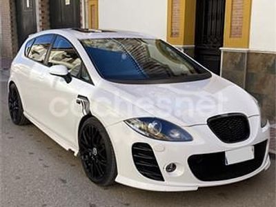 Usado Seat Leon Sport 105 CV (77 kW) 2008 Blanco Berlina