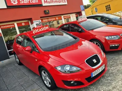 Usado Seat Leon Reference 105 CV (77 kW) 2010 Rojo Utilitario