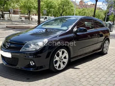 Usado Opel Astra GTC OPC 240 CV (176 kW) 2006 Negro Berlina