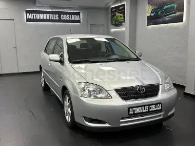 Usado Toyota Corolla Terra 90 CV (66 kW) 2005 Gris / plata Berlina