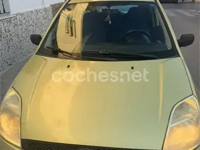 Usado Ford Fiesta 80 CV (58 kW) 2005 Verde Utilitario