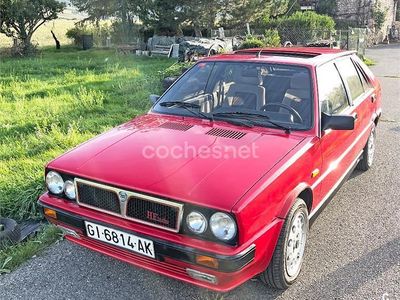 Usado Lancia Delta 140 CV (102 kW) 1990 Rojo Utilitario