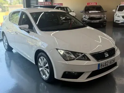 Używany Seat Leon Style Plus 125 KM (91 kW) 2017 Biały Sedan/Limuzyna