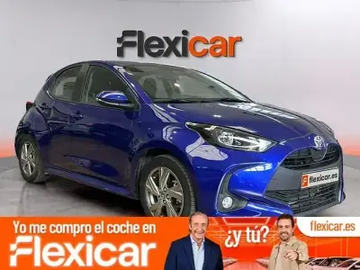 Usado Toyota Yaris Plus 116 CV (85 kW) 2025 Azul Utilitario
