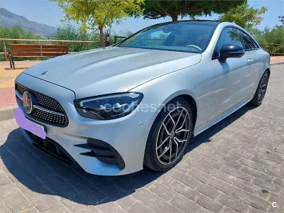 Usado Mercedes E220 194 CV (142 kW) 2021 Gris / plata Coupe
