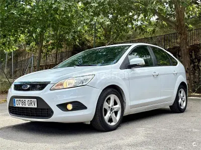 Używany Ford Focus Titanium 109 KM (80 kW) 2009 Biały Sedan/Limuzyna