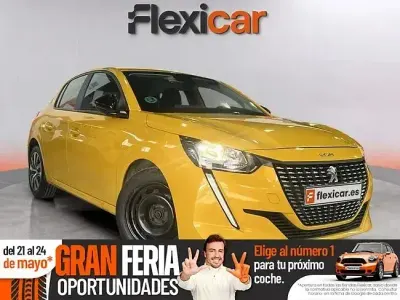 Usado Peugeot 208 Active 100 CV (73 kW) 2023 Amarillo Utilitario
