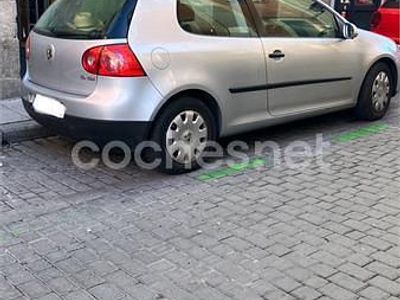 Gris / plata Usado 2005 VW Golf Highline Berlina | 3000 € (Precio justo)