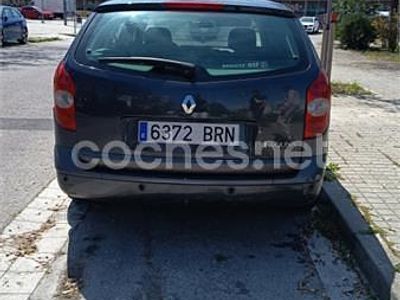 Begagnad Renault Laguna GrandTour Dynamique 140 HK (102 kW) 2001 Blå Kombi