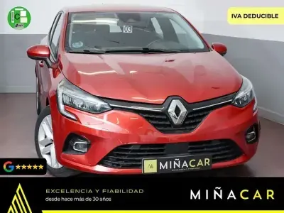Używany Renault Clio V Zen 85 KM (62 kW) 2021 Czerwony Sedan/Limuzyna